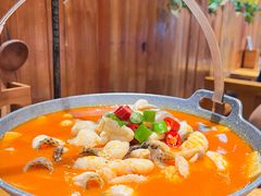 -老滇山寨•云南特色菜•地方菜•民族风情歌舞表演(金碧店)