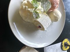 -莓园冰淇淋店