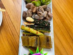 小菜拼盘-聚首堂·特色小吃·肘子·炙子烤肉烤串(什刹海德胜门店)