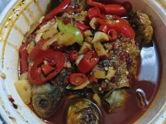 红烧河鲫鱼-龚海宝· 烧烤· 羊肉原切挂糊更好吃(庄市店)