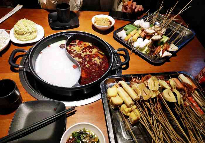 串掌门串串香火锅(石臼店)-"7415在兖州路和海曲路交汇路东 陕拾