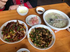 -茅屋大酒店