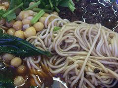-渝之汇牛肉豌杂面