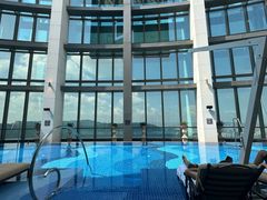 -珠海瑞吉酒店游泳池