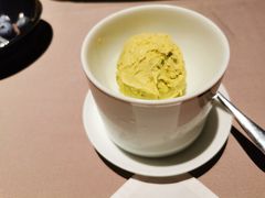 牛油果冰淇淋-荣轩(新荣记环球金融中心店)