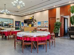 大堂-老钟家烤羊排·敦伊阁清真餐厅胡羊焖饼