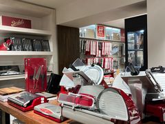 -文艺复兴百货(米兰大教堂广场店)