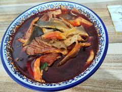 蘑菇-老字号杨坡红油米线腊汁肉夹馍(东四道巷店)