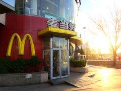 -麦当劳(展览路店)
