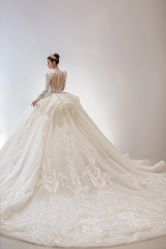 点击看大图 -Renee芮亦婚纱