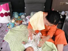 -爱的果实月嫂育婴师(世纪东方店)