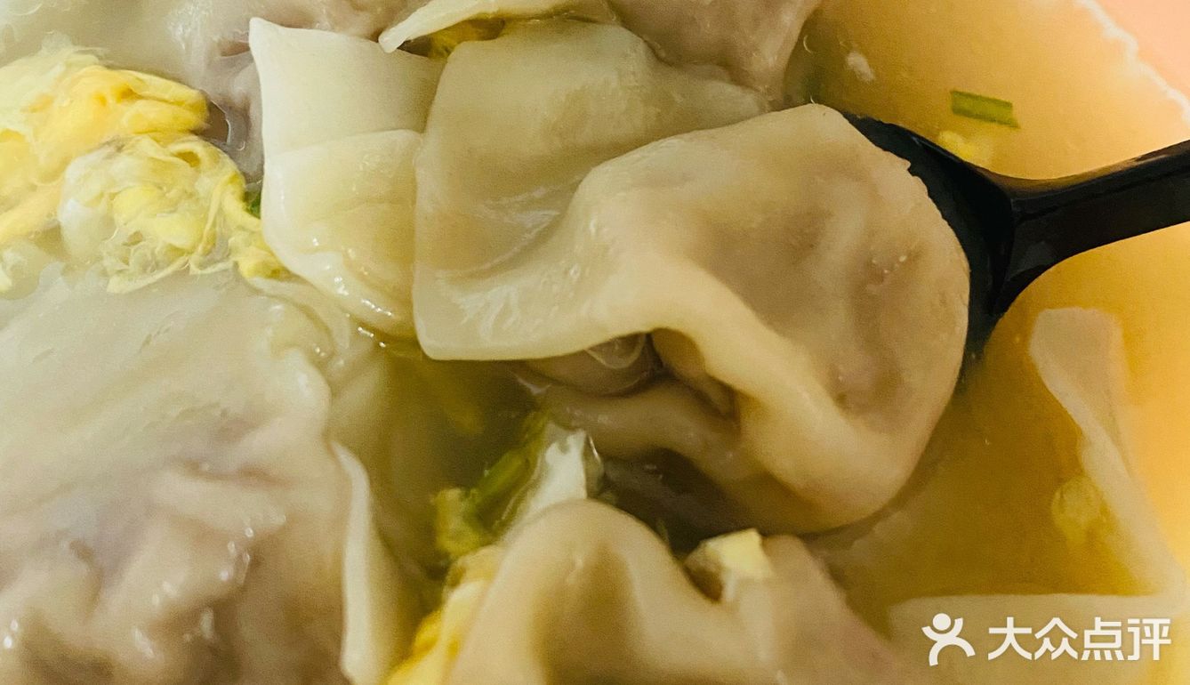 南楼煎饼确实味道不错，他家的大馄饨也可以呀