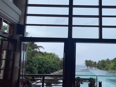 -亚龙湾喜来登·美景台大堂吧