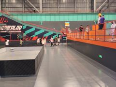 -极限PLAY运动娱乐新世界·团建派对潮玩休闲馆·室内蹦极高空游乐园