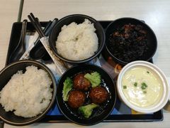 -老娘舅餐厅(黄龙体育中心店)