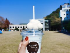 蓝天白云奶-CEMENT·coffee bar (凤凰创意园店)