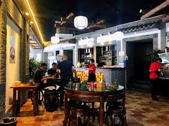 大堂-王明古法砂锅居(开化寺店)
