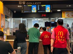 -麦当劳(上海虹桥站30B检票口楼上)