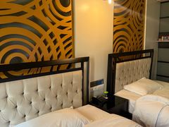 -喜鹊愉家酒店(郑州曼哈顿博览中心地铁站店)