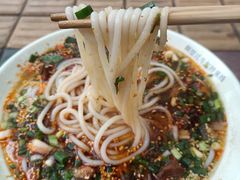 -啊墨江牛烂烀米线
