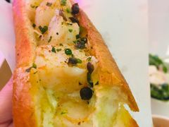 -Pinchy's Lobster & Champagne Bar