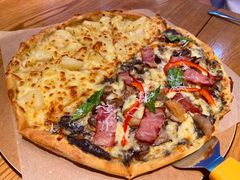 苏丹王榴莲拼黑松露-乐凯撒披萨(正佳广场店)