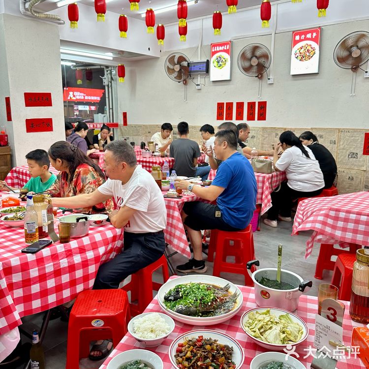 人均30+下饭菜！果然好吃的还得是这种小破馆