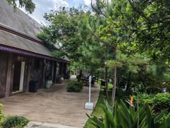 -七彩云南古滇温泉山庄