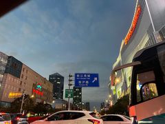 -百联又一城停车场