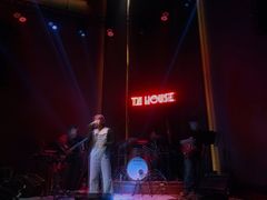 -TZ House音乐现场(来福士中心店)