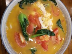 番茄鸡蛋面-陈八两面家(华孚写字楼店)