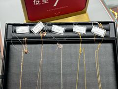 -百年港湾奥特莱斯(香炉礁店)
