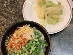 -昆明朗威酒店(昆明站火车站双桥夜市风情街店)