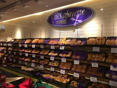 面包甜点陈列柜-老佛爷饼店