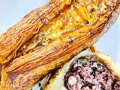 迷迭香布里欧修配黑胡椒香肠-Salon de The de Joel Robuchon(外滩18号店)