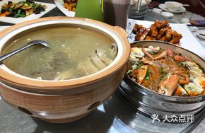 Seven-Star Pig's Trotter Soup Pot