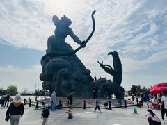 -巴陵广场
