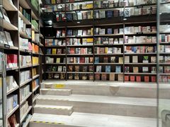 -钟书阁(群光广场店)