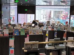 -钟书阁(群光广场店)