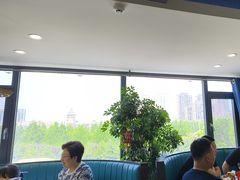 -小红鲸·海鲜餐厅(轸大路店)