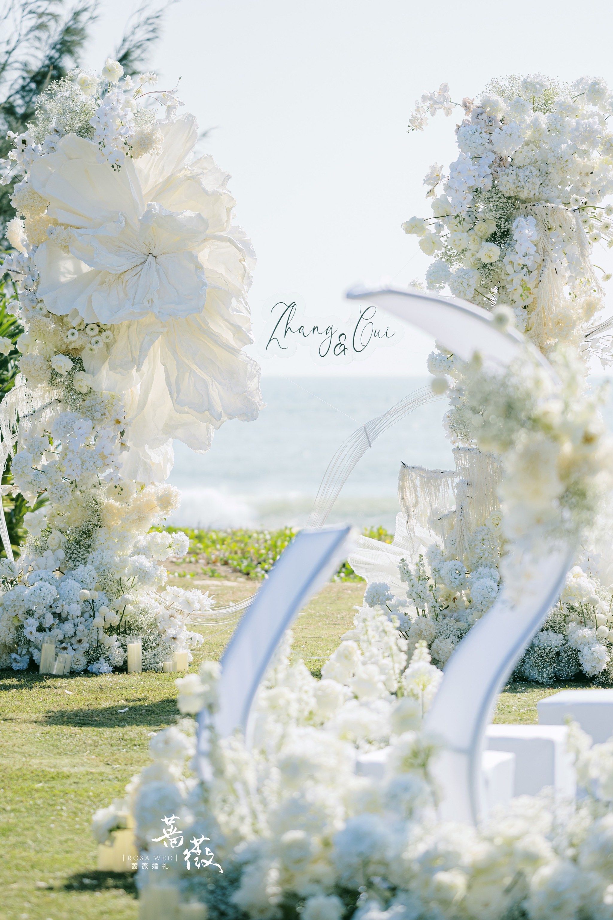 纯白色婚礼是每个女生的梦吧!三亚婚礼现场