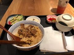 -牛気·越光米牛肉饭(水游城店)