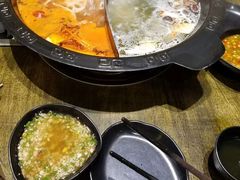 -老房老舍重庆火锅(假日城市店)