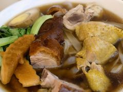 烧味双拼粉-正東记港味烧腊餐室(天鹅湖银泰城店)