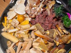 -一朵菌·野生菌探索家火锅(南亚店)