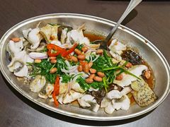 顺得捞起鲜鱼片-大头虾越式风味餐厅(光明广场店)