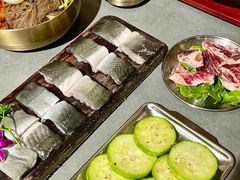 -围炉肉舍•炭烤活鳗•丹东海鲜烤肉(步行街店)