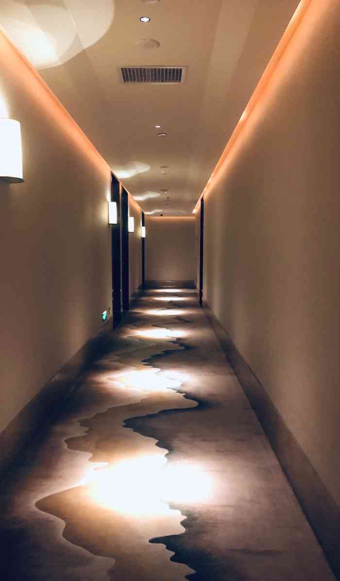 手佳健康会所(吕厝豪峰店)-"手佳这家直营店,服务员的颜值比较高哈,那