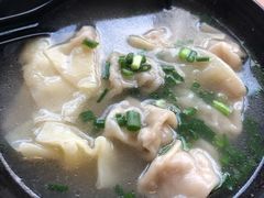 鲜肉小馄饨-王家沙点心店(西康路店)