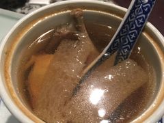 茶树菇煲乳鸽-南京大牌档(凯德大峡谷店)